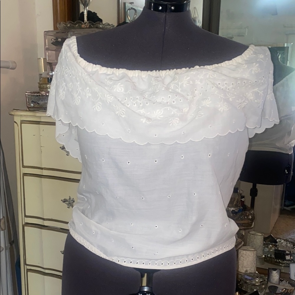 Vintage 70’s- White Off-Shoulder - eyelet  top- Volup
